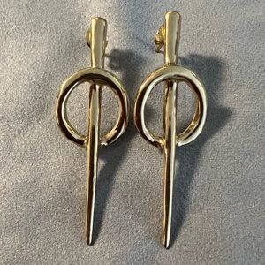 RARE Gold Uno de 50 “Backstitch” Post Earrings EUC